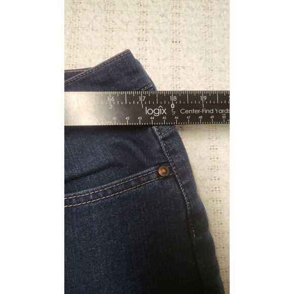Signature by Levi Strauss Modern Slim Womens Jeans 24M EUC - Picture 3 of 8